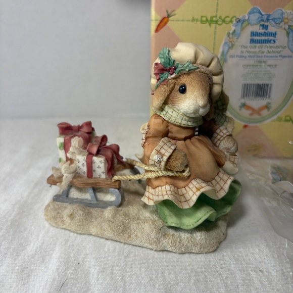 My Blushing Bunnies "The Gift Of Friendship Is Never Far Behind" Figurine#178640 - Picture 2 of 6